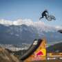 Stoki narciarskie poza zimą: jak trasy zmieniają się w miejsca do slopestyle’u i downhill biking